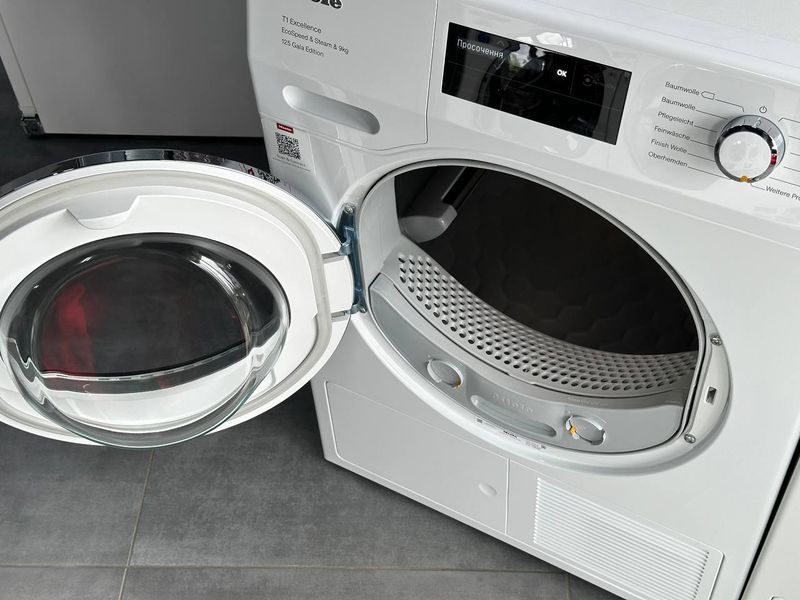 Комплект: Пральна машина Miele WEI 775 + Сушильна машина Miele TEL 695 57 фото