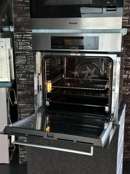 Комплект Miele: Духова шафа з Паровим Ударом H 5681 + Вбудована Мікрохвильова піч M 8161 87 фото