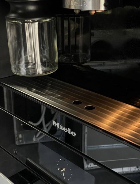 Комплект Miele на кухню: Духова шафа з Пароваркою Miele DGC 6860 + Кавомашина Miele CVA 6805 102 фото
